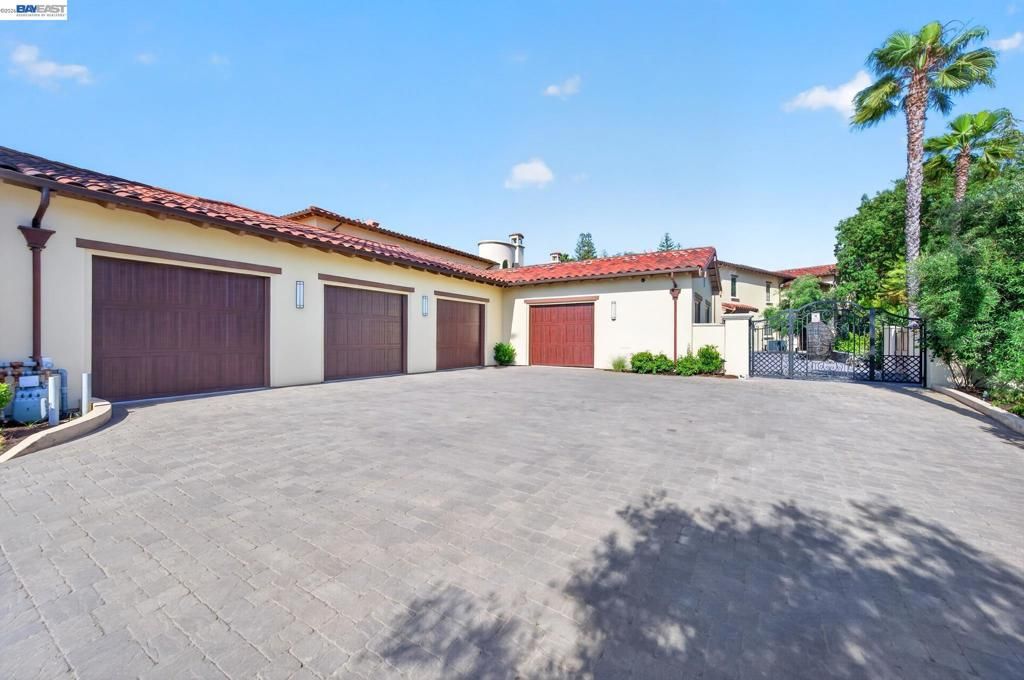 Image 76 of property listing at 2751 Crellin RD, Pleasanton, CA 94566