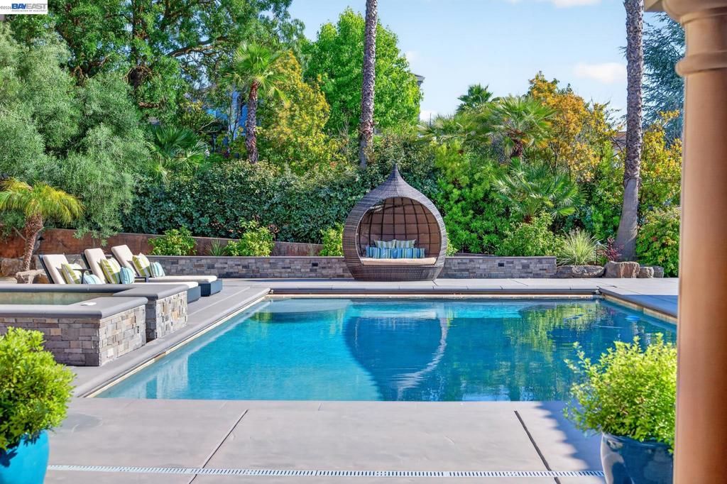Image 77 of property listing at 2751 Crellin RD, Pleasanton, CA 94566