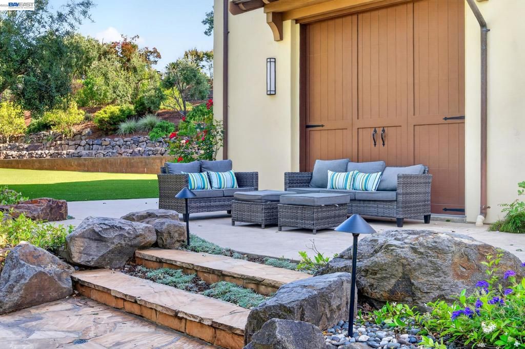 Image 87 of property listing at 2751 Crellin RD, Pleasanton, CA 94566