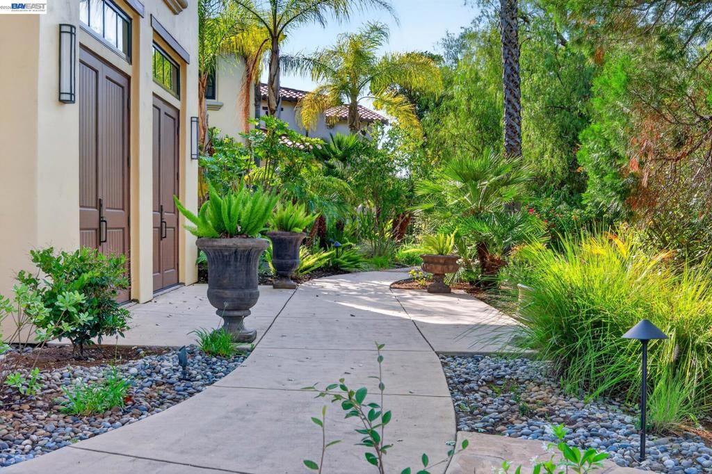 Image 88 of property listing at 2751 Crellin RD, Pleasanton, CA 94566
