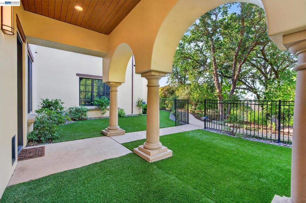 Image 89 of property listing at 2751 Crellin RD, Pleasanton, CA 94566