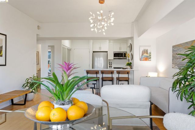 6363 Christie Ave 525, Emeryville, CA 94608
