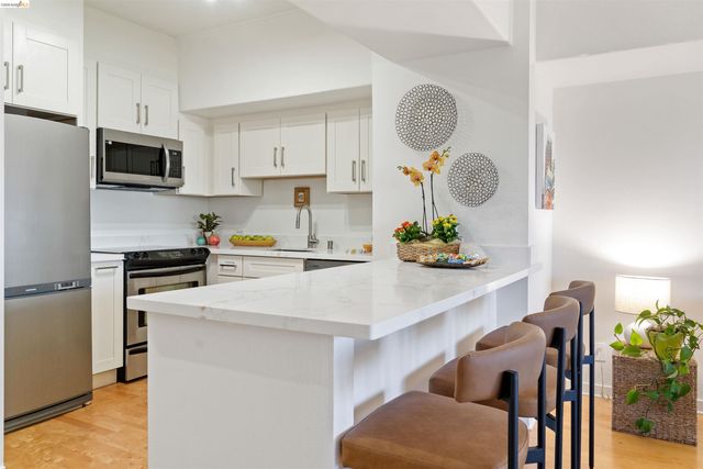 6363 Christie Ave 525, Emeryville, CA 94608