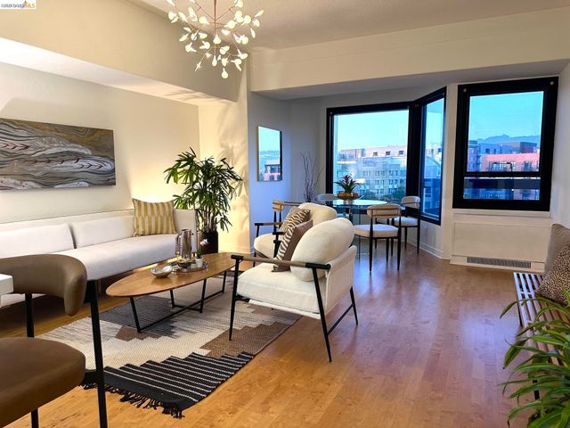 6363 Christie Ave 525, Emeryville, CA 94608