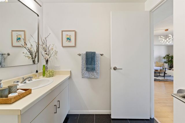 6363 Christie Ave 525, Emeryville, CA 94608