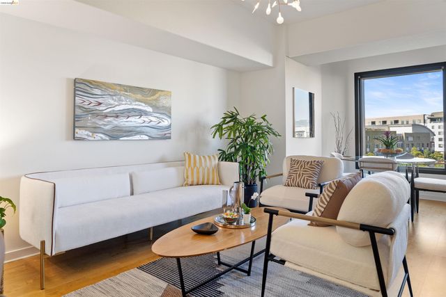 6363 Christie Ave 525, Emeryville, CA 94608