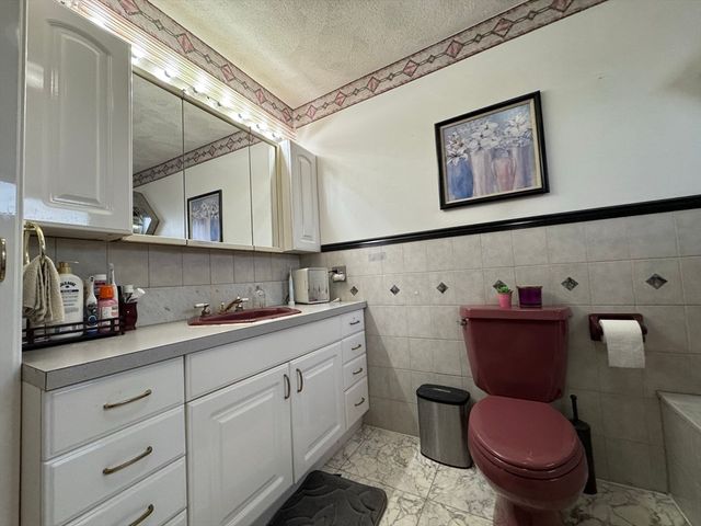 47 Shawmut St, Revere, MA 02151