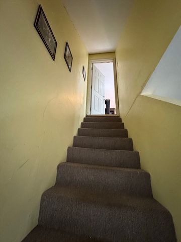 47 Shawmut St, Revere, MA 02151