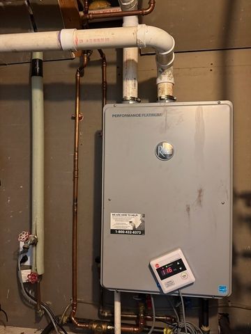 47 Shawmut St, Revere, MA 02151