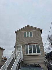 47 Shawmut St, Revere, MA 02151