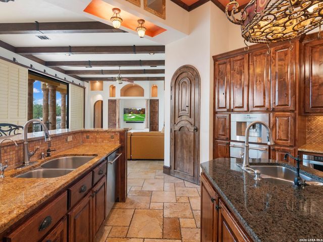 45 Champions Run, San Antonio, TX 78258