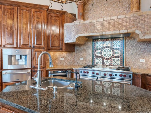 45 Champions Run, San Antonio, TX 78258