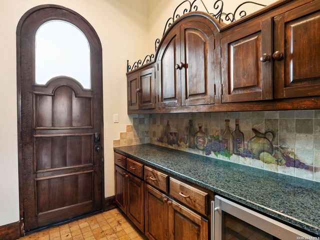 45 Champions Run, San Antonio, TX 78258