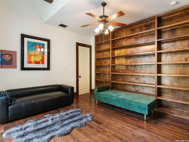 45 Champions Run, San Antonio, TX 78258