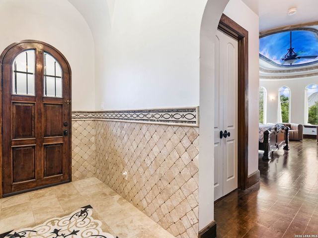 45 Champions Run, San Antonio, TX 78258