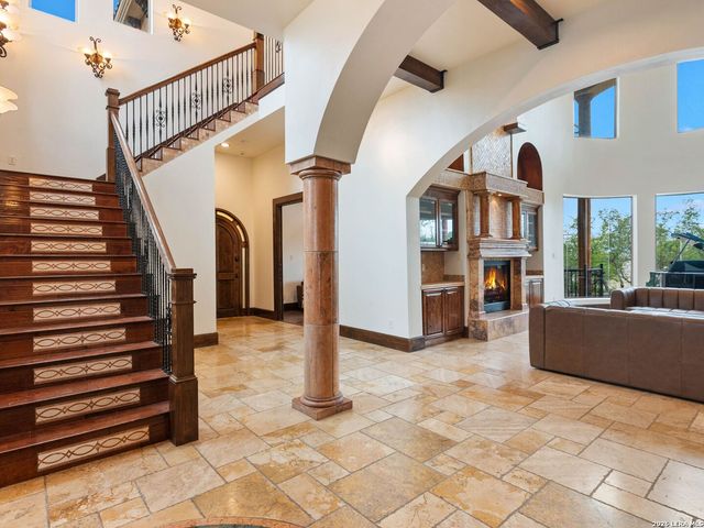 45 Champions Run, San Antonio, TX 78258