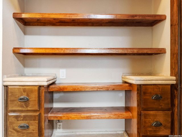 45 Champions Run, San Antonio, TX 78258