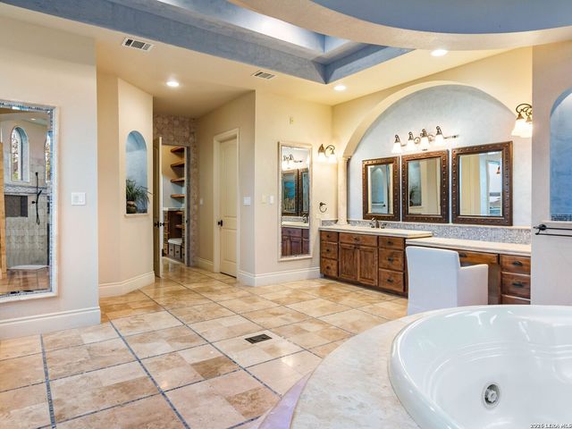 45 Champions Run, San Antonio, TX 78258