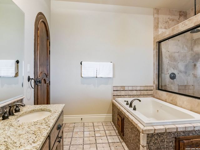 45 Champions Run, San Antonio, TX 78258