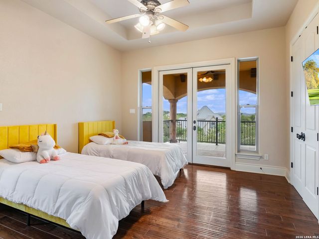 45 Champions Run, San Antonio, TX 78258