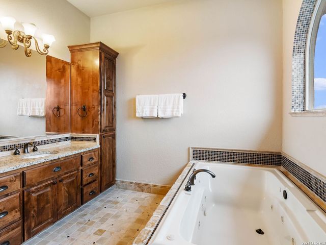 45 Champions Run, San Antonio, TX 78258