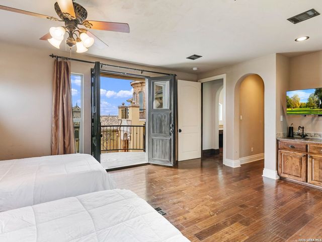 45 Champions Run, San Antonio, TX 78258