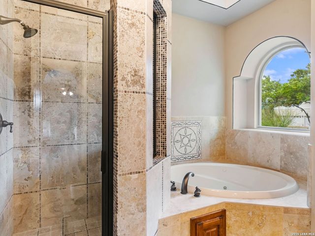 45 Champions Run, San Antonio, TX 78258