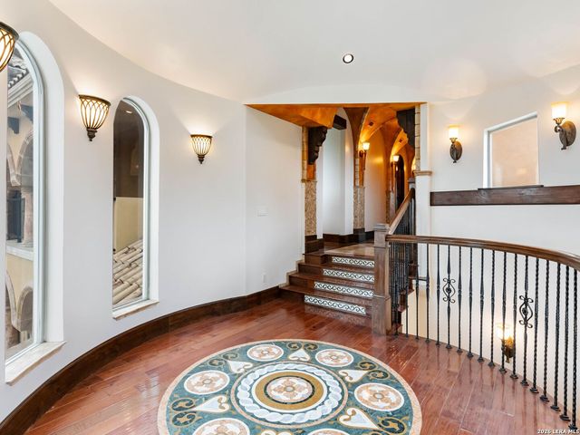 45 Champions Run, San Antonio, TX 78258