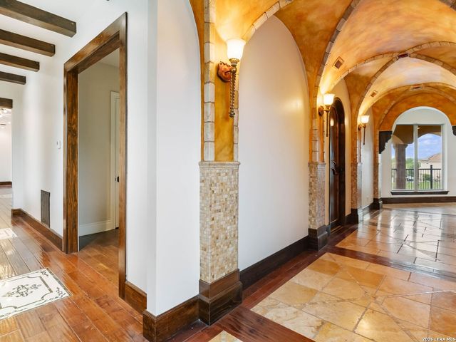 45 Champions Run, San Antonio, TX 78258