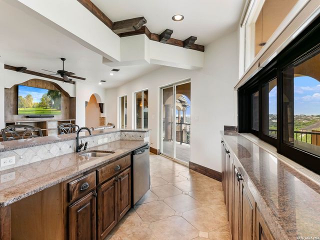 45 Champions Run, San Antonio, TX 78258