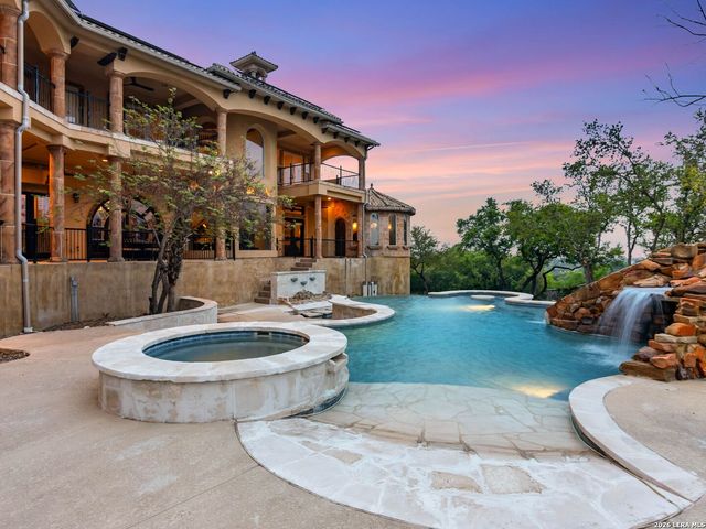 45 Champions Run, San Antonio, TX 78258