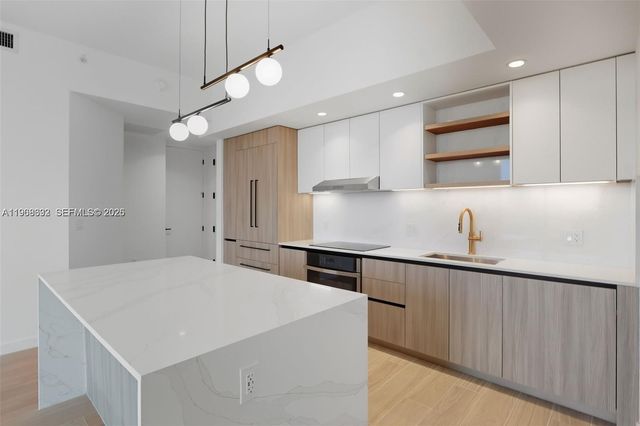 3900 Alton Road 208, Miami Beach, FL 33140