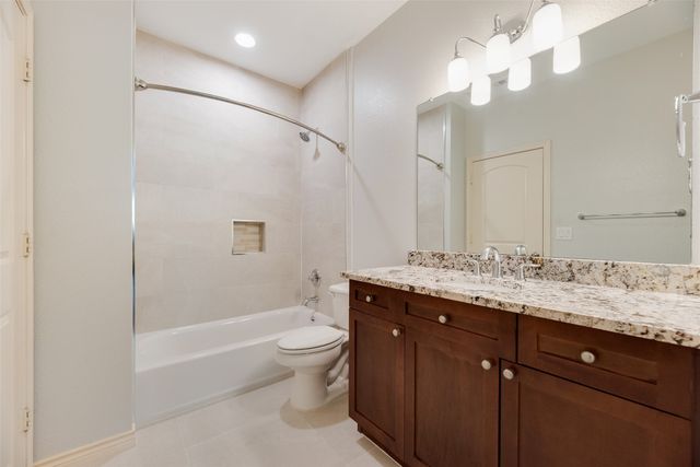 321 Metropolitan Drive, Plano, TX 75023