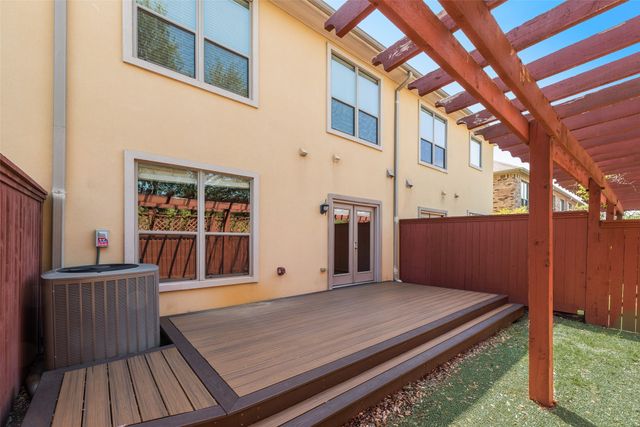 321 Metropolitan Drive, Plano, TX 75023