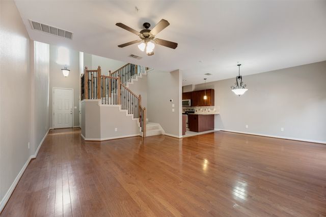 321 Metropolitan Drive, Plano, TX 75023