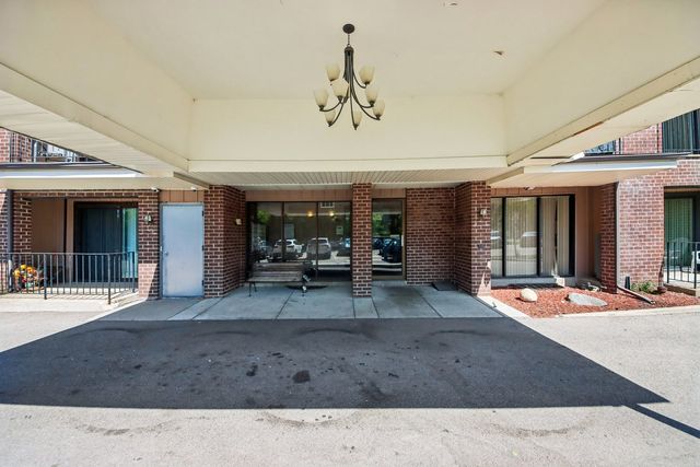6330 Lincoln Avenue 3C, Morton Grove, IL 60053