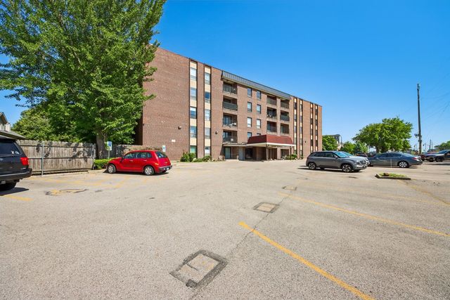 6330 Lincoln Avenue 3C, Morton Grove, IL 60053
