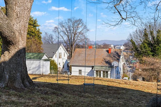 317 N MADISON ST, Staunton, VA 24401