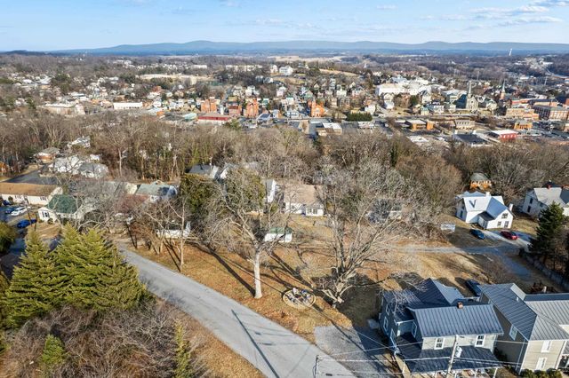 317 N MADISON ST, Staunton, VA 24401