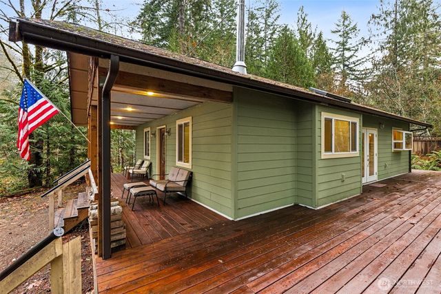 521 N Fairway Drive W, Hoodsport, WA 98548