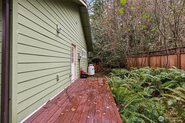 521 N Fairway Drive W, Hoodsport, WA 98548