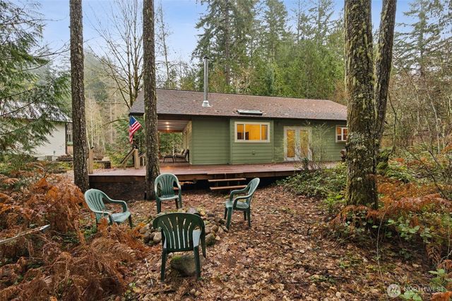 521 N Fairway Drive W, Hoodsport, WA 98548