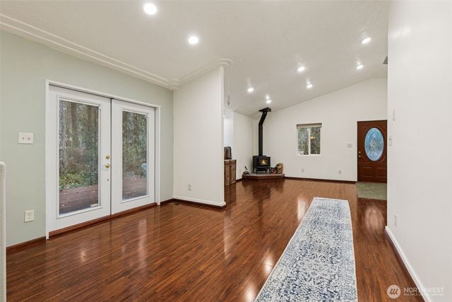 521 N Fairway Drive W, Hoodsport, WA 98548