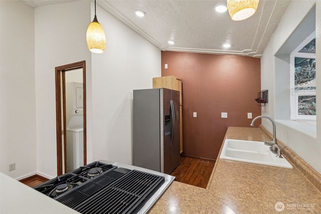 521 N Fairway Drive W, Hoodsport, WA 98548