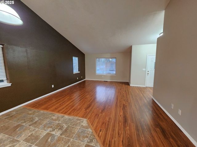 1765 Nw SALMON RIVER St, Salem, OR 97304