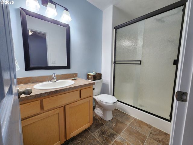 1765 Nw SALMON RIVER St, Salem, OR 97304