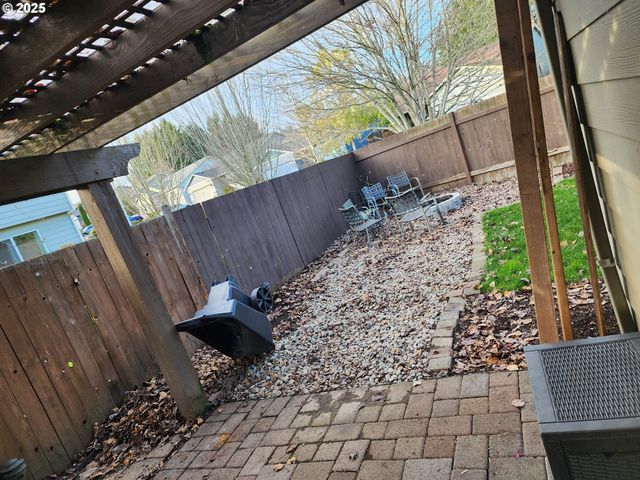 1765 Nw SALMON RIVER St, Salem, OR 97304