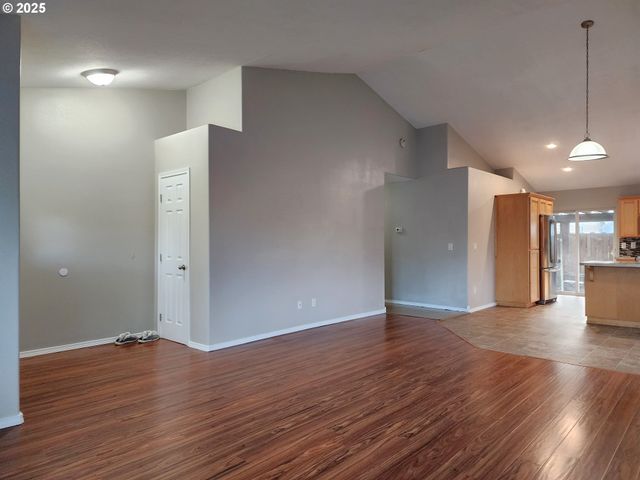 1765 Nw SALMON RIVER St, Salem, OR 97304