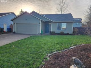 1765 Nw SALMON RIVER St, Salem, OR 97304