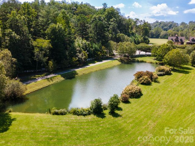 20 Waterford Lakes Drive, Fletcher, NC 28732
